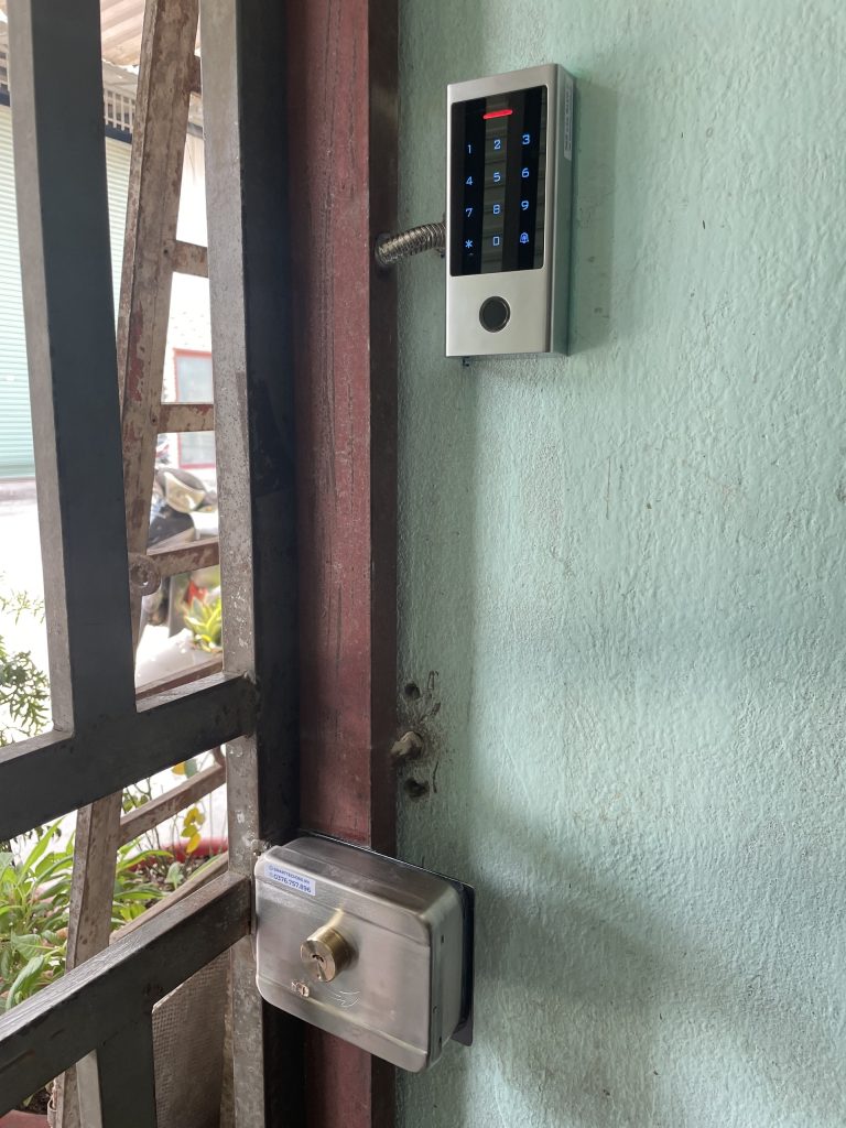 Khoá Vân Tay Nhà Trọ HF1 Tuya Báo Động