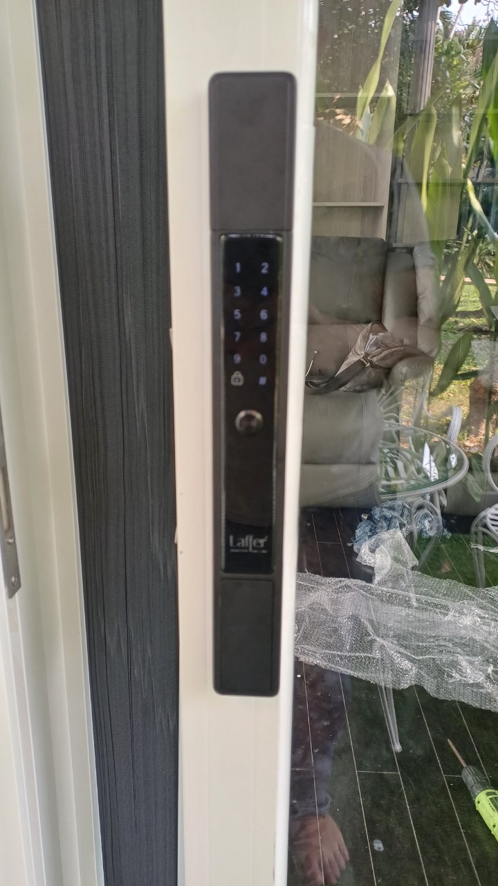 Khóa vân tay cửa nhôm lùa Laffer XF93