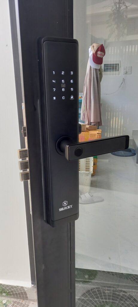 Khóa vân tay Seakey F38B Cho Cửa Sắt