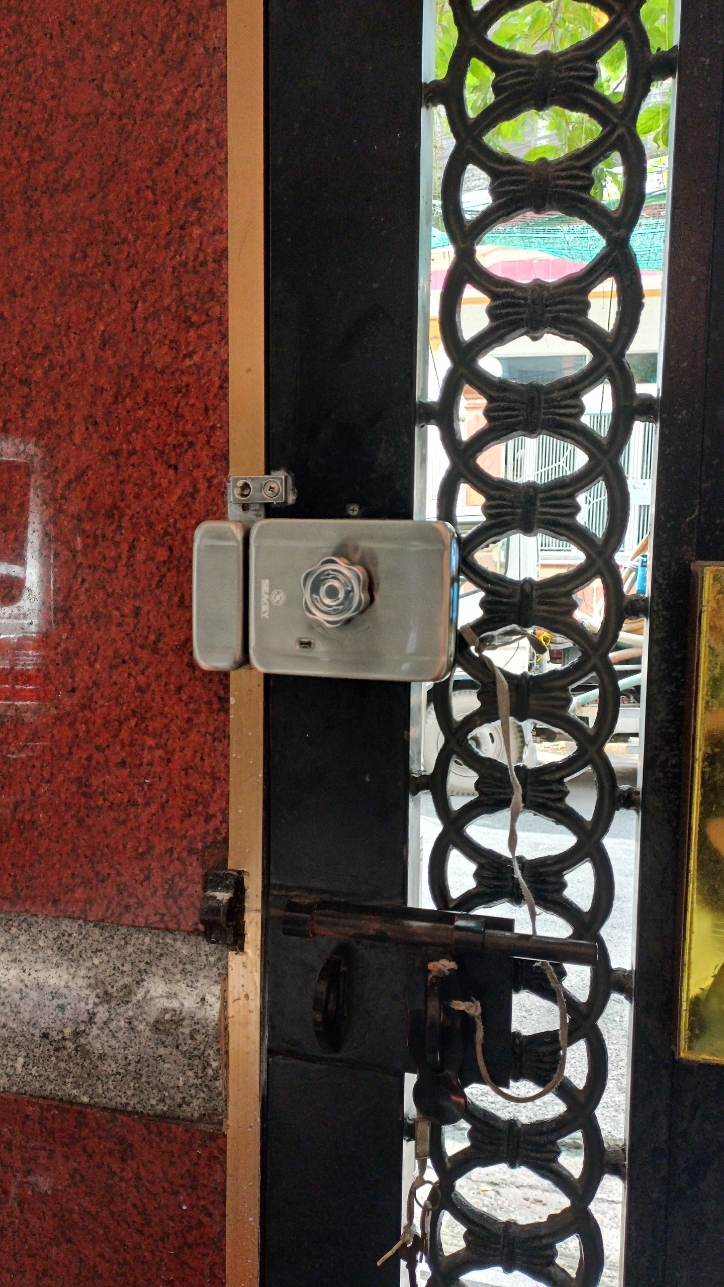 Mặt trong khóa cổng Seakey C28B