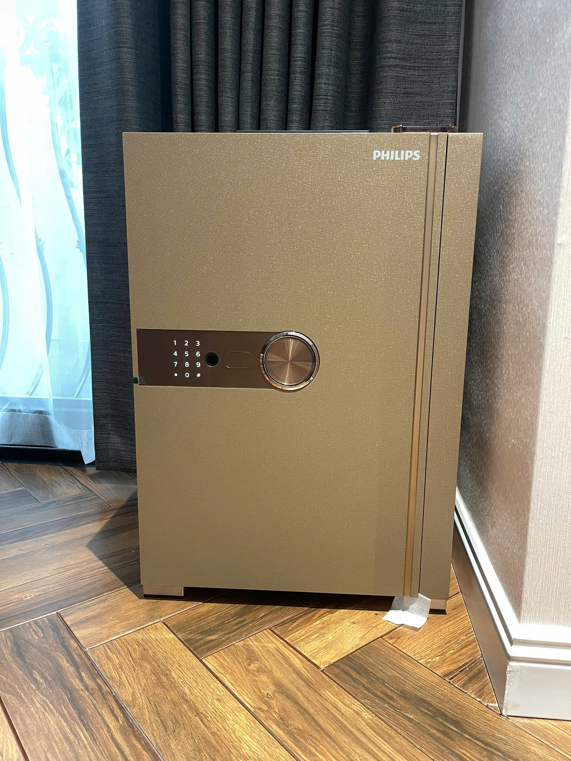 Mua két sắt Philip